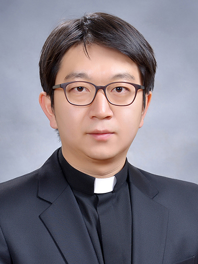 부주임 사제 김여명 토마스아퀴나스 부주임신부님