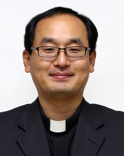 제11대 부주임 사제 김부섭 실베스텔 신부님